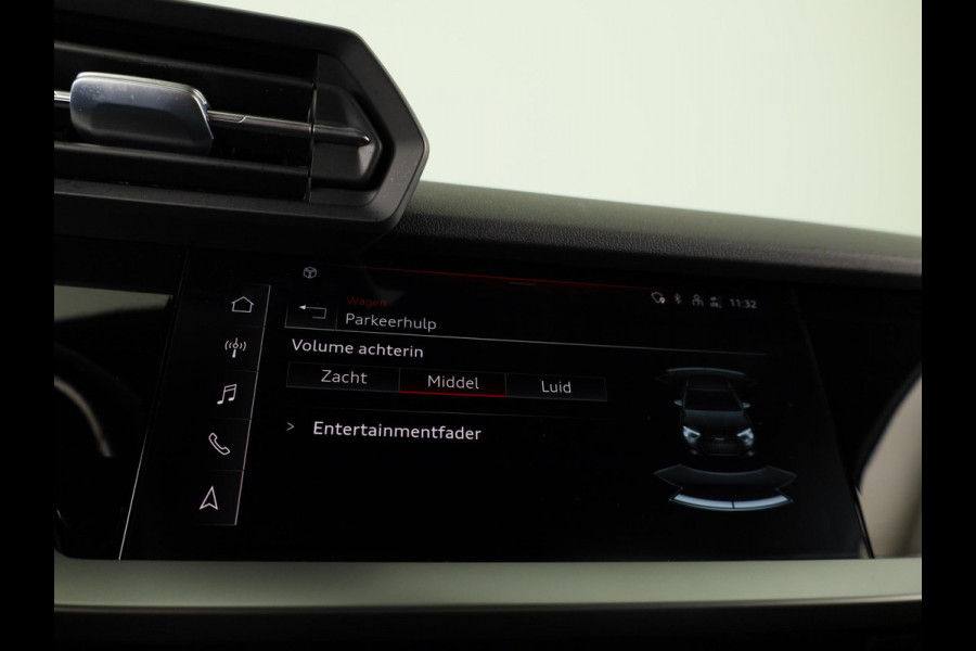 Audi A3 Sportback 30 TFSI Pro Line 110PK | Navigatie via app | Parkeersensoren | 18 inch Lichtmetalen velgen | Cruise controle