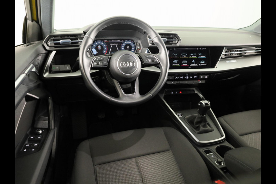 Audi A3 Sportback 30 TFSI Pro Line 110PK | Navigatie via app | Parkeersensoren | 18 inch Lichtmetalen velgen | Cruise controle