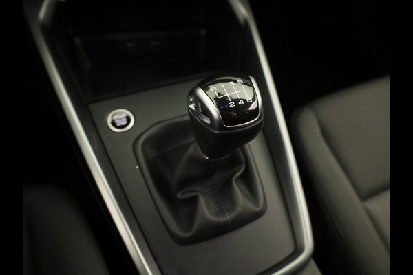 Audi A3 Sportback 30 TFSI Pro Line 110PK | Navigatie via app | Parkeersensoren | 18 inch Lichtmetalen velgen | Cruise controle