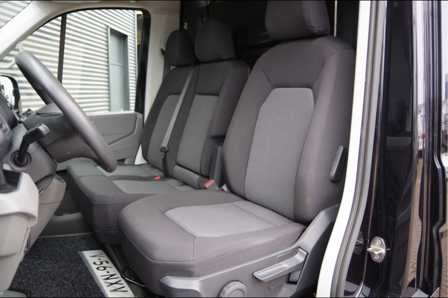 Volkswagen Crafter 35 2.0 TDI L3H3 177PK AUT. TREKHAAK, CAMERA, NAVI, CRUISE, CARPLAY, AIRCO, PARKEERSENSOREN