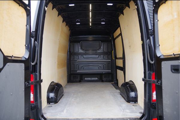 Volkswagen Crafter 35 2.0 TDI L3H3 177PK AUT. TREKHAAK, CAMERA, NAVI, CRUISE, CARPLAY, AIRCO, PARKEERSENSOREN
