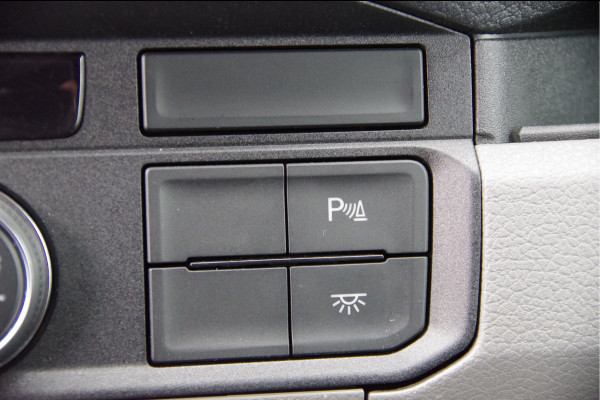 Volkswagen Crafter 35 2.0 TDI L3H3 177PK AUT. TREKHAAK, CAMERA, NAVI, CRUISE, CARPLAY, AIRCO, PARKEERSENSOREN