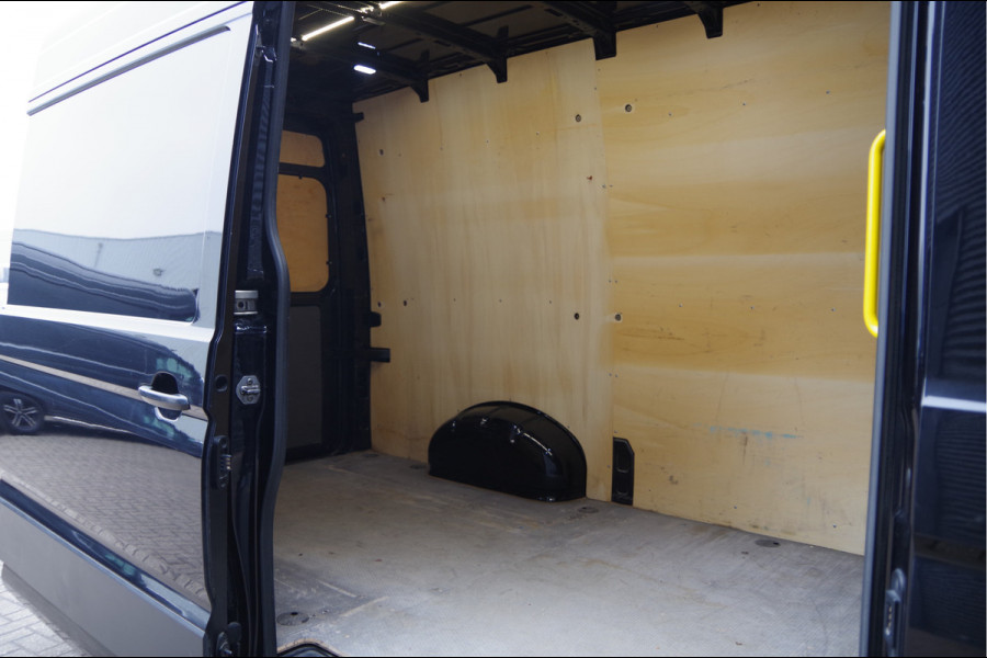 Volkswagen Crafter 35 2.0 TDI L3H3 177PK AUT. TREKHAAK, CAMERA, NAVI, CRUISE, CARPLAY, AIRCO, PARKEERSENSOREN