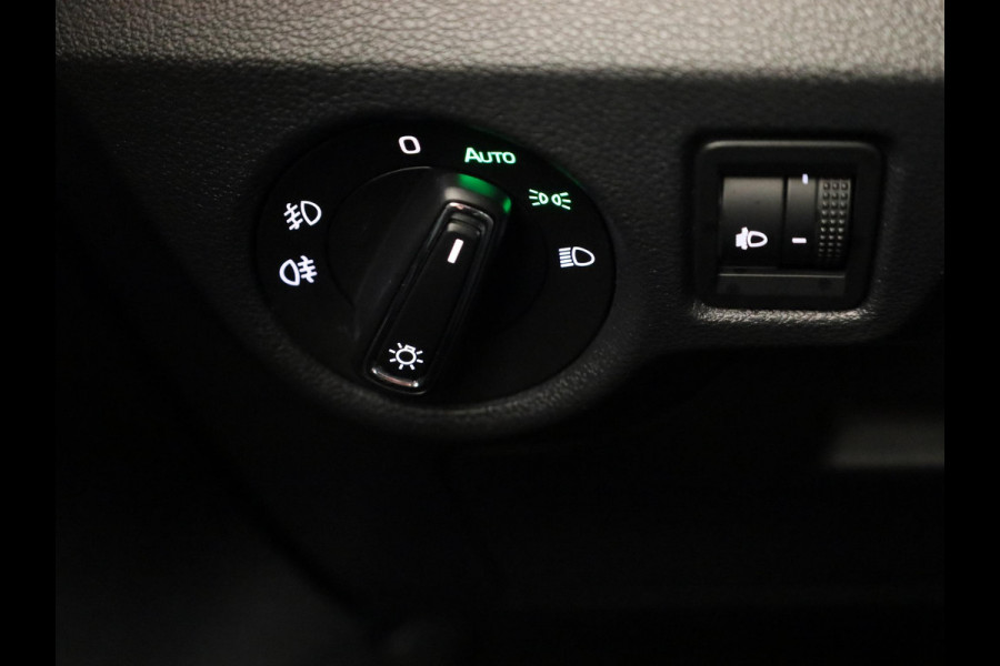 Škoda Kamiq 1.0 TSI Business Edition 115pk Automaat | Verlende garantie | Parkeercamera | Navigatie | Verwarmbare voorstoelen