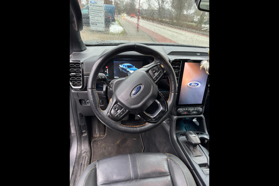 Ford Ranger 2.0 Super Cab EcoBlue Wildtrak 204pk Automaat | Trekhaak | Lederen Bekleding | Rollertop | 3.500kg Trekgewicht | Adaptieve Cruise