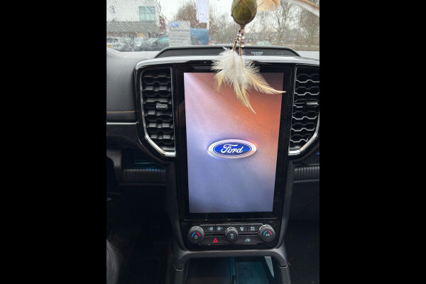 Ford Ranger 2.0 Super Cab EcoBlue Wildtrak 204pk Automaat | Trekhaak | Lederen Bekleding | Rollertop | 3.500kg Trekgewicht | Adaptieve Cruise