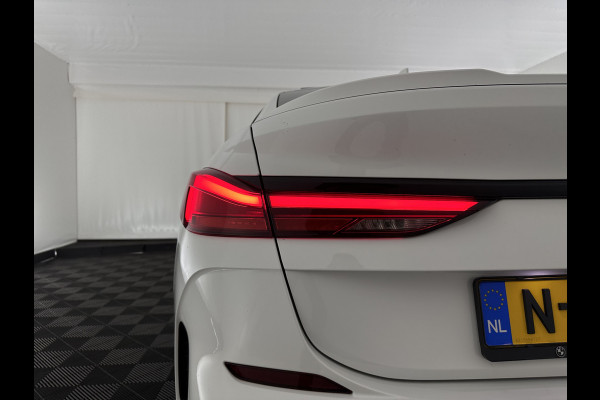 BMW 2 Serie Gran Coupé 220i M-Sportpack Business Edition (INCL-BTW) Aut. *PANO | MICROFIBRE-SPORTSEATS | FULL-LED | DIGI-COCKPIT | CAMERA | NAVI-FULLMAP | HIFI-SOUND | DAB+ | ECC | PDC | CRUISE | CARPLAY | KEYLESS | PRIVACYGLASS | 18"ALU*