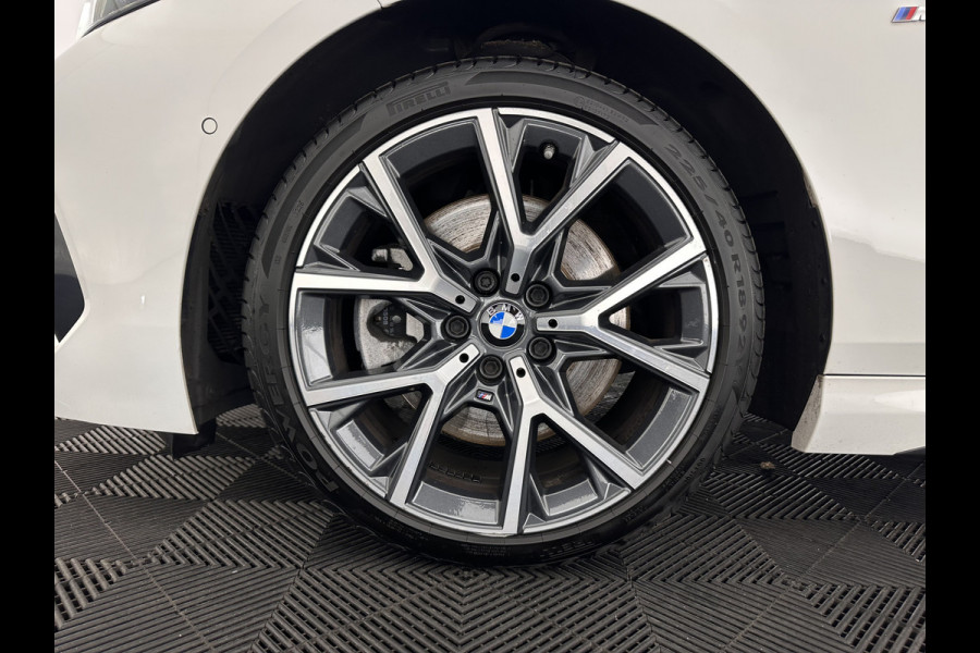 BMW 2 Serie Gran Coupé 220i M-Sportpack Business Edition (INCL-BTW) Aut. *PANO | MICROFIBRE-SPORTSEATS | FULL-LED | DIGI-COCKPIT | CAMERA | NAVI-FULLMAP | HIFI-SOUND | DAB+ | ECC | PDC | CRUISE | CARPLAY | KEYLESS | PRIVACYGLASS | 18"ALU*