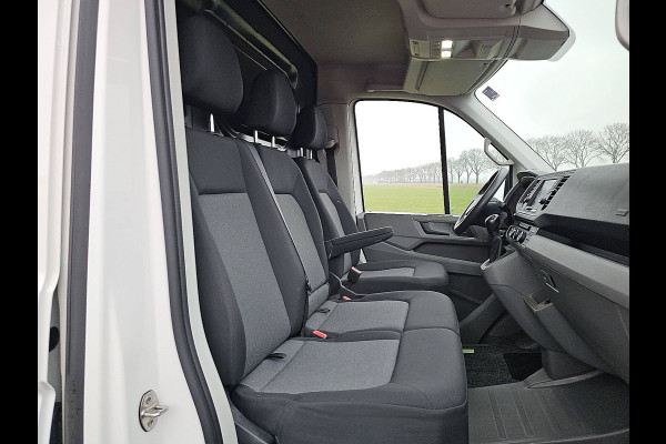 Volkswagen Crafter 35 2.0 TDI L4H3 Automaat Navi Camera Airco Cruise Control PDC Trekhaak Euro6 177 PK!