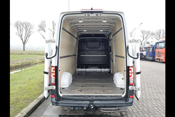 Volkswagen Crafter 35 2.0 TDI L4H3 Automaat Navi Camera Airco Cruise Control PDC Trekhaak Euro6 177 PK!