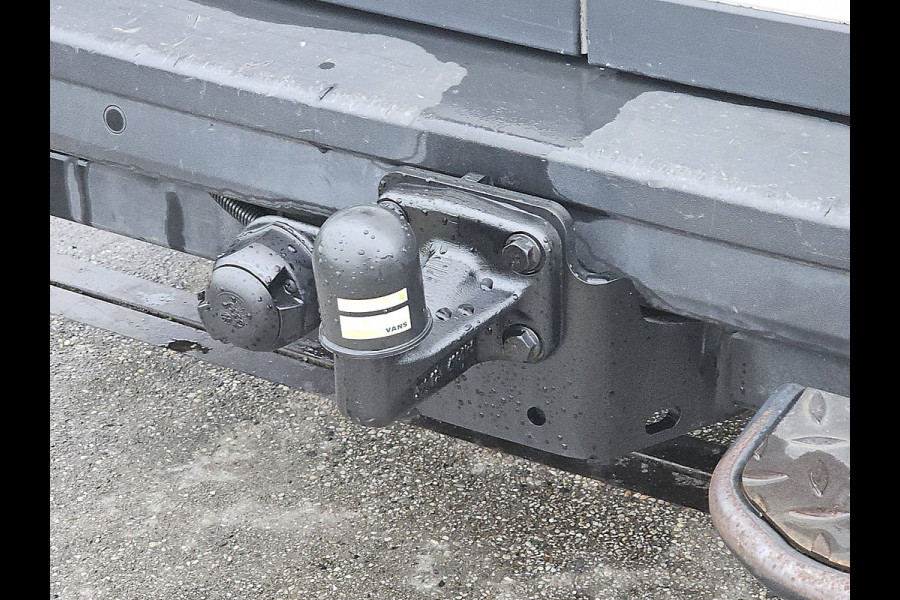 Volkswagen Crafter 35 2.0 TDI L4H3 Automaat Navi Camera Airco Cruise Control PDC Trekhaak Euro6 177 PK!