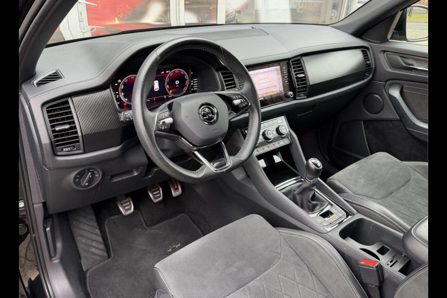 Škoda Kodiaq 1.5 TSI Sportline Business / Keyless / Afn. Trekhaak (1.800 KG) / Parkeersensoren / Carplay / 19'' LM / Camera /
