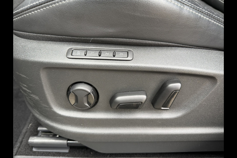 Škoda Kodiaq 1.5 TSI Sportline Business / Keyless / Afn. Trekhaak (1.800 KG) / Parkeersensoren / Carplay / 19'' LM / Camera /