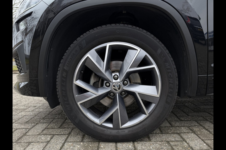 Škoda Kodiaq 1.5 TSI Sportline Business / Keyless / Afn. Trekhaak (1.800 KG) / Parkeersensoren / Carplay / 19'' LM / Camera /
