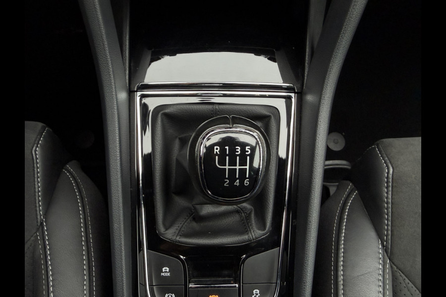 Škoda Kodiaq 1.5 TSI Sportline Business / Keyless / Afn. Trekhaak (1.800 KG) / Parkeersensoren / Carplay / 19'' LM / Camera /