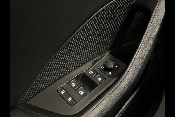 Škoda Octavia Combi 1.0 e-TSI Business Edition Airco ECC Navi Carplay PDC VA DAB+ Full LED Cruise Control