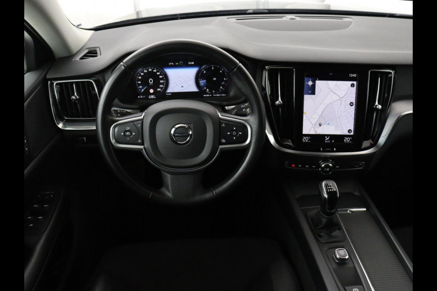 Volvo V60 2.0 D3 Momentum Pro | Trekhaak | Half leder | Carplay | Navigatie | Full LED | Cruise control | Parkeerhulp | Bluetooth