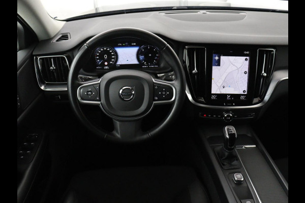 Volvo V60 2.0 D3 Momentum Pro | Trekhaak | Half leder | Carplay | Navigatie | Full LED | Cruise control | Parkeerhulp | Bluetooth