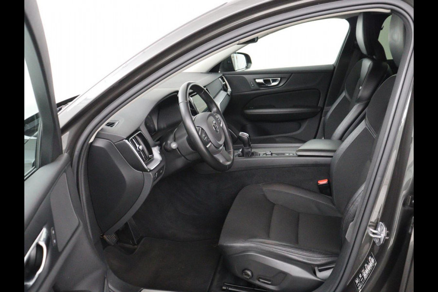 Volvo V60 2.0 D3 Momentum Pro | Trekhaak | Half leder | Carplay | Navigatie | Full LED | Cruise control | Parkeerhulp | Bluetooth