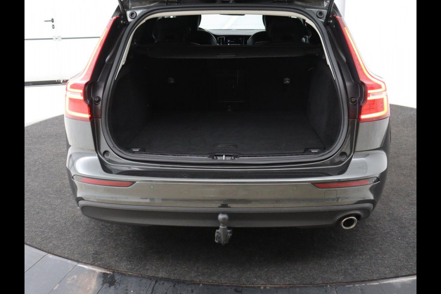 Volvo V60 2.0 D3 Momentum Pro | Trekhaak | Half leder | Carplay | Navigatie | Full LED | Cruise control | Parkeerhulp | Bluetooth