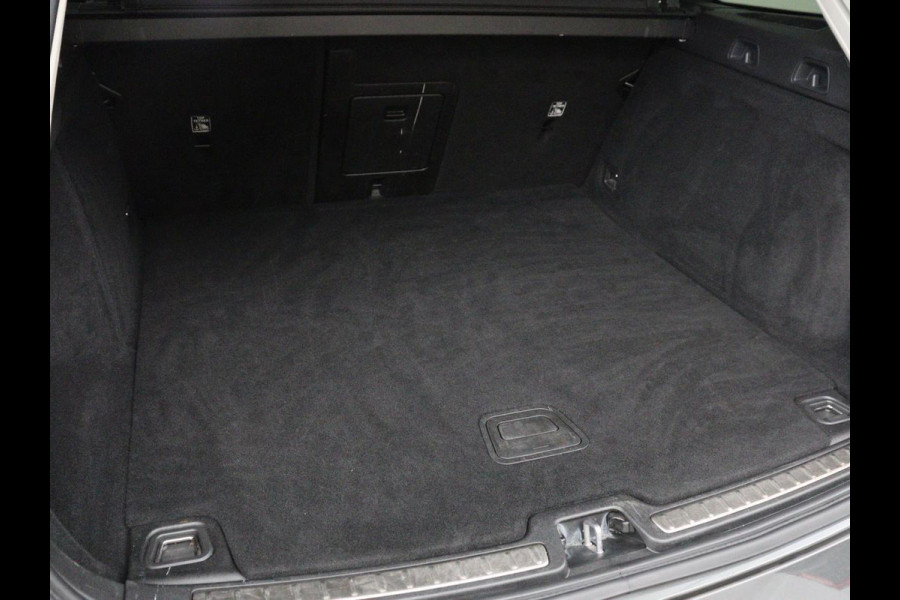 Volvo V60 2.0 D3 Momentum Pro | Trekhaak | Half leder | Carplay | Navigatie | Full LED | Cruise control | Parkeerhulp | Bluetooth