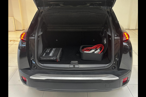 Peugeot e-2008 EV GT 50 kWh | ELEKTRISCH SCHUIFDAK | Alcantara | Stoelverwarming | Navigatie | Adaptive cruise control