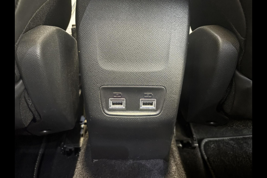 Peugeot e-2008 EV GT 50 kWh | ELEKTRISCH SCHUIFDAK | Alcantara | Stoelverwarming | Navigatie | Adaptive cruise control