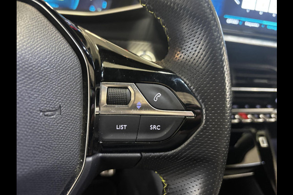 Peugeot e-2008 EV GT 50 kWh | ELEKTRISCH SCHUIFDAK | Alcantara | Stoelverwarming | Navigatie | Adaptive cruise control