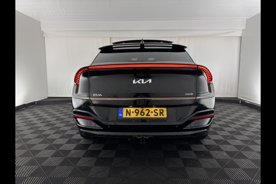 Kia Ev6 GT-Line 77.4 kWh (3-Fase-11kW) {SOH-96%} (INCL-BTW) Aut. *HEATPUMP | PANO | HEAD-UP | LEATHER-ALCANTARA | ADAPTIVE-CRUISE | DIGI-COCKPIT | MERIDIAN-AUDIO | MEMORYPACK | FULL-LED | KEYLESS | TOPVIEW | DAB | BLINDSPOT | NAVI-FULLMAP |