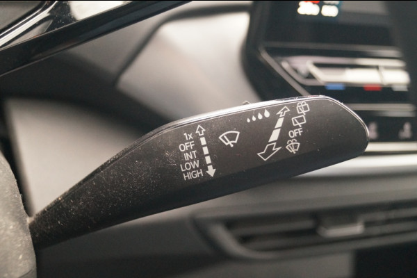 Volkswagen ID.4 Pro Life 77kWh -SOH93%-TREKHAAK-NAVI-ECC-PDC-
