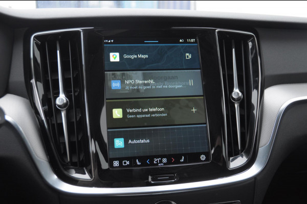 Volvo V60 B4 211PK Automaat Plus Bright / Adaptieve cruise control / BLIS / Elektrische stoelen / stuur - stoelverwarming / elektrische achterklep