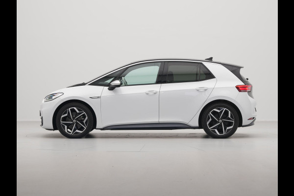 Volkswagen ID.3 First Plus 58 kWh 204pk Trekhaak Navigatie Camera Stoel/Stuurverwarming Acc
