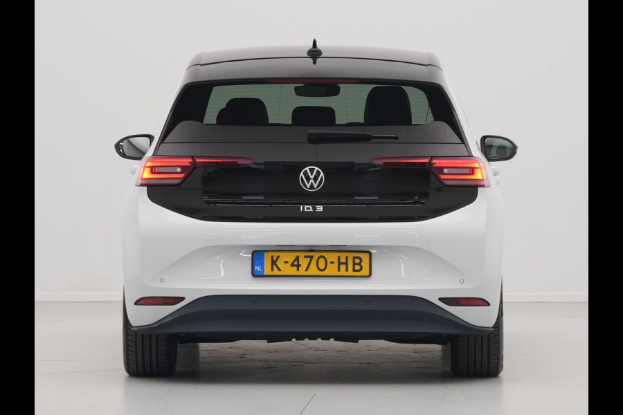 Volkswagen ID.3 First Plus 58 kWh 204pk Trekhaak Navigatie Camera Stoel/Stuurverwarming Acc