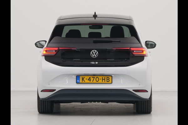 Volkswagen ID.3 First Plus 58 kWh 204pk Trekhaak Navigatie Camera Stoel/Stuurverwarming Acc