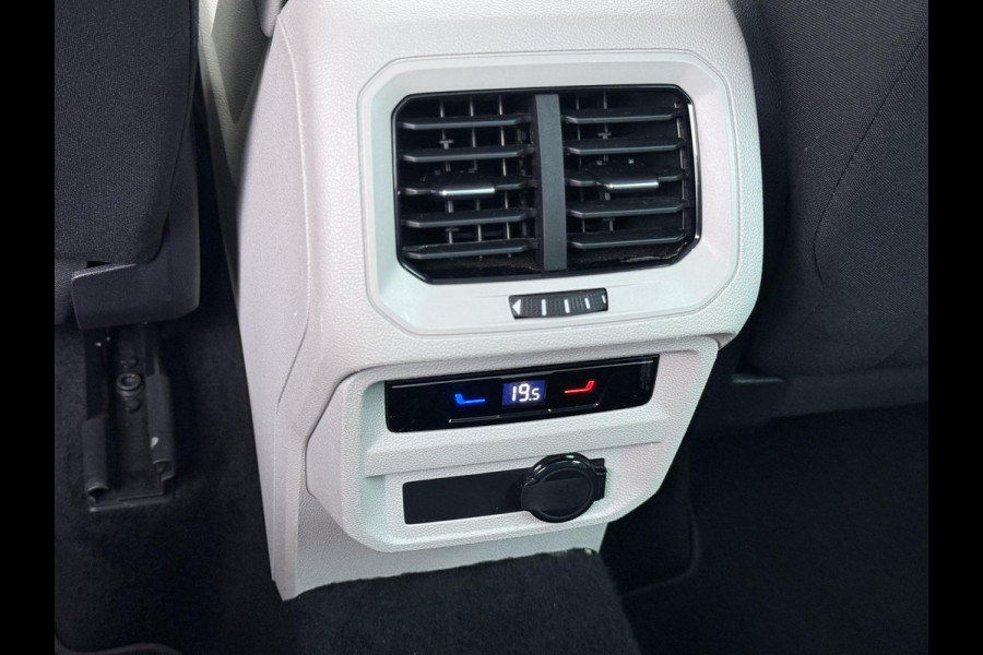 Volkswagen Tiguan 1.4 TSI eHybrid PHEV VAN €33.900,- NU VOOR SLECHTS €30.877,- Uw LENTEVOORDEEL €3.023,- |SUPER COMPLEET| SCHUIF/ KANTELDAK| DODE HOEK| ELEK. ACHTERKLEP| DIG. DASH | CAMERA| RIJKLAAR GELEVERD INCL. 12 MND BOVAG GARANTIE