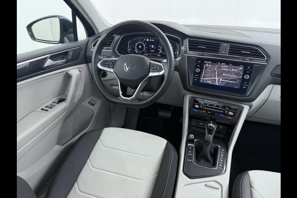 Volkswagen Tiguan 1.4 TSI eHybrid PHEV VAN €33.900,- NU VOOR SLECHTS €30.877,- Uw LENTEVOORDEEL €3.023,- |SUPER COMPLEET| SCHUIF/ KANTELDAK| DODE HOEK| ELEK. ACHTERKLEP| DIG. DASH | CAMERA| RIJKLAAR GELEVERD INCL. 12 MND BOVAG GARANTIE