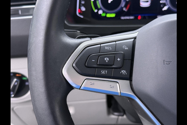 Volkswagen Tiguan 1.4 TSI eHybrid PHEV VAN €33.900,- NU VOOR SLECHTS €30.877,- Uw LENTEVOORDEEL €3.023,- |SUPER COMPLEET| SCHUIF/ KANTELDAK| DODE HOEK| ELEK. ACHTERKLEP| DIG. DASH | CAMERA| RIJKLAAR GELEVERD INCL. 12 MND BOVAG GARANTIE