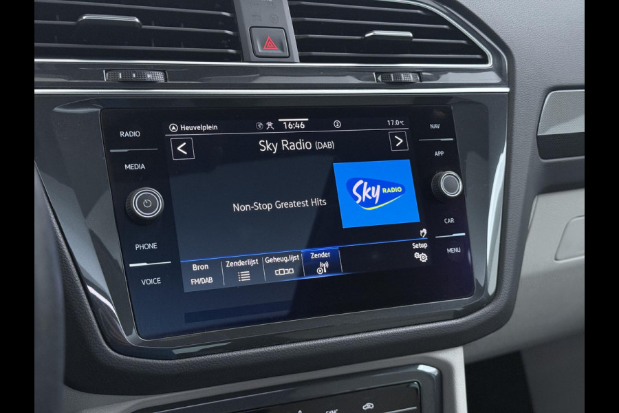 Volkswagen Tiguan 1.4 TSI eHybrid PHEV VAN €33.900,- NU VOOR SLECHTS €30.877,- Uw LENTEVOORDEEL €3.023,- |SUPER COMPLEET| SCHUIF/ KANTELDAK| DODE HOEK| ELEK. ACHTERKLEP| DIG. DASH | CAMERA| RIJKLAAR GELEVERD INCL. 12 MND BOVAG GARANTIE