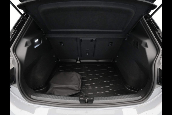 Volkswagen ID.3 204pk Pro Edition 58 kWh Navigatie Camera Clima Stoelverwarming 127