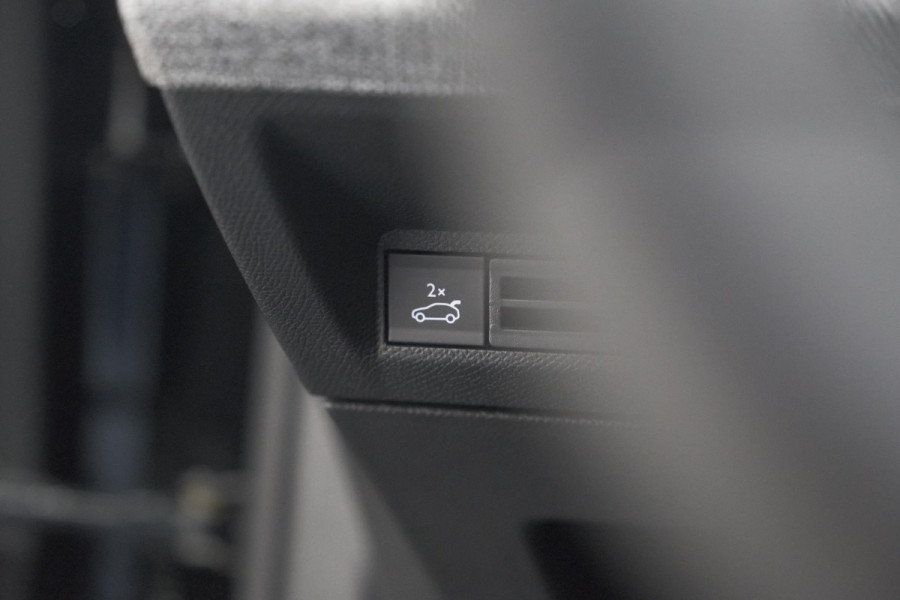 Peugeot 3008 1.2 Hybrid 145 GT | Elektrische Kofferklep | Camera | Stoelverwarming | Adaptieve Cruise Control