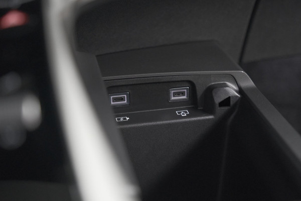 Peugeot 3008 1.2 Hybrid 145 GT | Elektrische Kofferklep | Camera | Stoelverwarming | Adaptieve Cruise Control