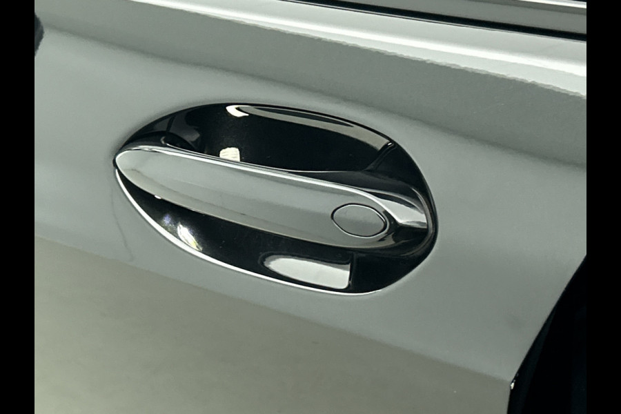 BMW 1-serie 118i Executive Edition (NL-auto, Goed OnderH, Carplay, Navi-groot, PDC V+A, Cruise Control, Etc)