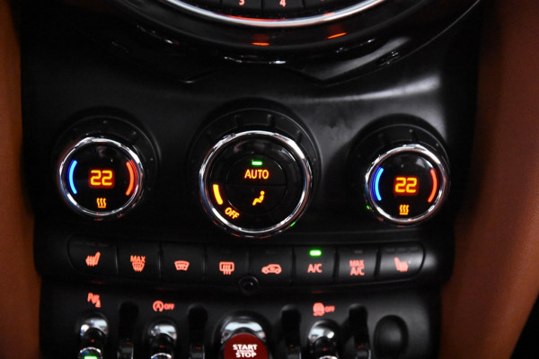 MINI Cooper 1.5 *1ste Eigenaar*Panoramadak*Stoelverwarming*PDC*