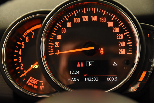 MINI Cooper 1.5 *1ste Eigenaar*Panoramadak*Stoelverwarming*PDC*