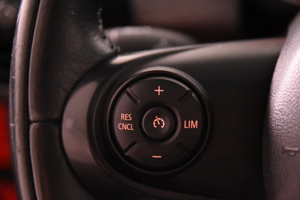 MINI Cooper 1.5 *1ste Eigenaar*Panoramadak*Stoelverwarming*PDC*