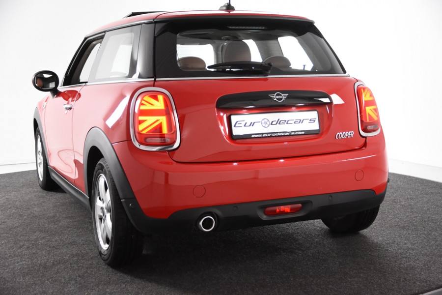 MINI Cooper 1.5 *1ste Eigenaar*Panoramadak*Stoelverwarming*PDC*