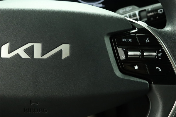 Kia Niro EV Light Edition 64.8 kWh Automaat SOH 98,8% Airco - Apple Carplay/Android Auto - Cruise Control - Navigatie - Fabrieksgarantie tot 05-2031