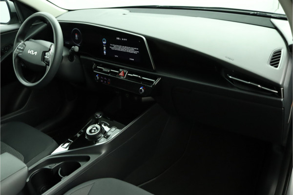 Kia Niro EV Light Edition 64.8 kWh Automaat SOH 98,8% Airco - Apple Carplay/Android Auto - Cruise Control - Navigatie - Fabrieksgarantie tot 05-2031