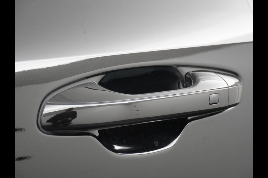 Kia Niro EV DynamicLine 64.8 kWh Automaat SOH 98,0% - Climate control  - Adaptive cruise control - Navigatie - Apple Carplay/Android Auto - Fabrieksgarantie t/m 02-2030