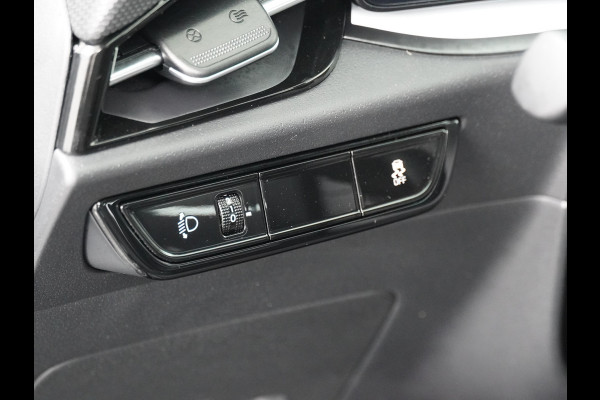 Kia Niro EV DynamicLine 64.8 kWh Automaat SOH 98,0% - Climate control  - Adaptive cruise control - Navigatie - Apple Carplay/Android Auto - Fabrieksgarantie t/m 02-2030